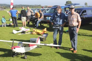 Freundschaftsfliegen