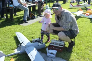 Freundschaftsfliegen