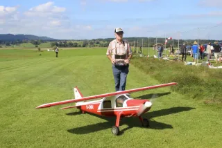 Freundschaftsfliegen